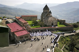 Церемония коллективного венчания в Гандзасарском монастыре, Нагорный Карабах.